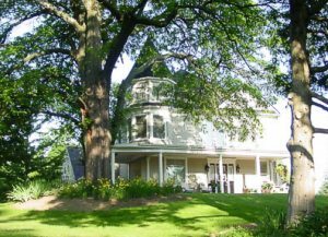 EVERHEART COUNTRY MANOR a Bed and Breakfast in Niagara-on-the-Lake.  Find your heart at Everheart